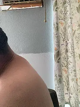 Snapshot of Miguel16i chatting on February 2025 06:37:02 PM Miguel16i online show from February 2025 06:37:02 PM