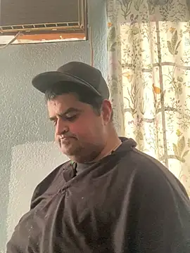 Snapshot of Miguel16i chatting on February 2025 10:10:02 PM Miguel16i online show from February 2025 10:10:02 PM