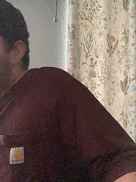 Snapshot of Miguel16i chatting on March 2025 05:16:02 PM Miguel16i online show from March 2025 05:16:02 PM