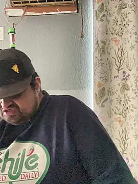 Snapshot of Miguel16i chatting on March 2025 04:57:02 PM Miguel16i online show from March 2025 04:57:02 PM