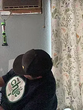 Snapshot of Miguel16i chatting on March 2025 09:59:02 PM Miguel16i online show from March 2025 09:59:02 PM