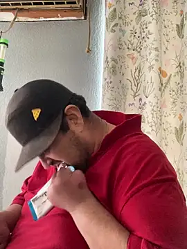 Snapshot of Miguel16i chatting on March 2025 06:59:02 PM Miguel16i online show from March 2025 06:59:02 PM