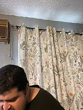 Snapshot of Miguel16i chatting on March 2025 05:07:01 PM Miguel16i online show from March 2025 05:07:01 PM