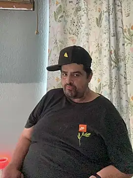 Snapshot of Miguel16i chatting on March 2025 11:33:01 PM Miguel16i online show from March 2025 11:33:01 PM