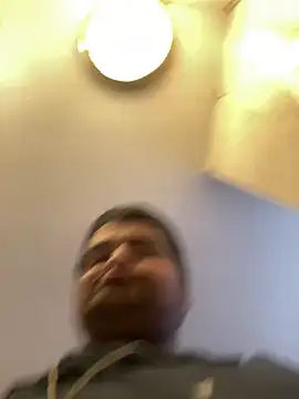 Snapshot of Miguel16i chatting on March 2025 07:27:02 PM Miguel16i online show from March 2025 07:27:02 PM