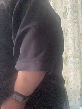 Snapshot of Miguel16i chatting on March 2025 06:31:01 PM Miguel16i online show from March 2025 06:31:01 PM