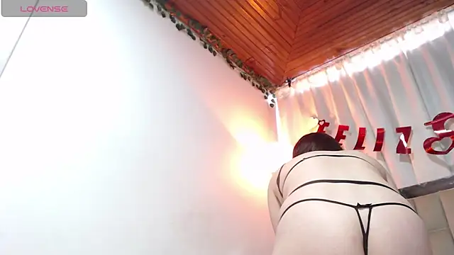 Snapshot of Eda_Bonne chatting on February 2025 12:37:02 PM Eda Bonne online show from February 2025 12:37:02 PM