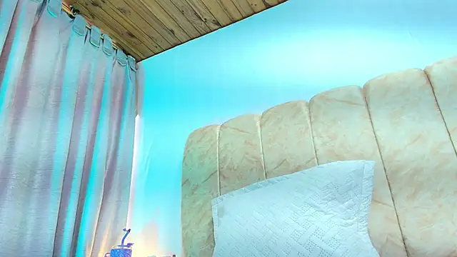 Snapshot of Eda_Bonne chatting on September 2025 12:48:01 PM Eda Bonne online show from September 2025 12:48:01 PM