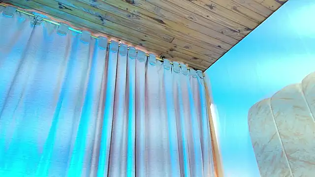 Snapshot of Eda_Bonne chatting on September 2025 12:27:01 PM Eda Bonne online show from September 2025 12:27:01 PM