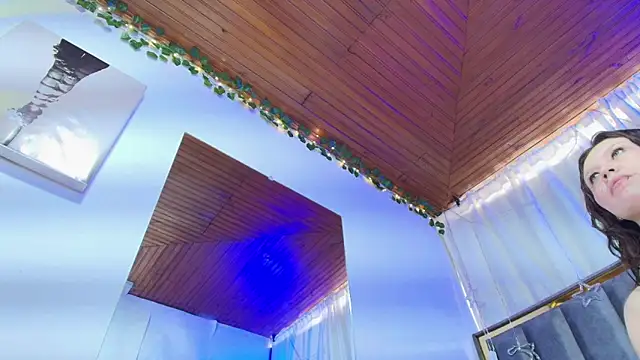 Eda Bonne online show from December 2025 12:47:01 PM