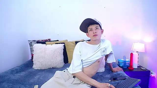 MaikCarver online show from October 2025 03:35:01 AM