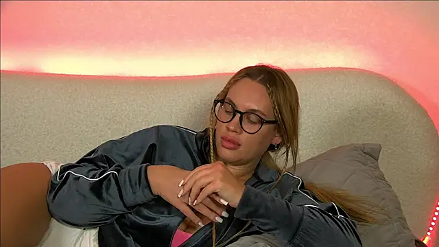 MariaNeumann online show from January 2025 03:40:01 PM