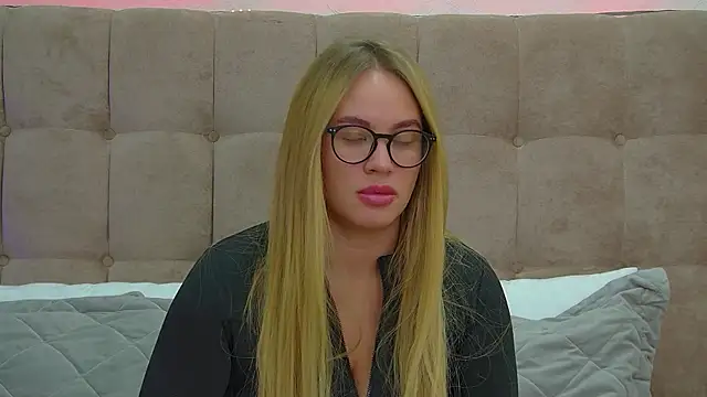 MariaNeumann online show from February 2025 06:20:02 PM