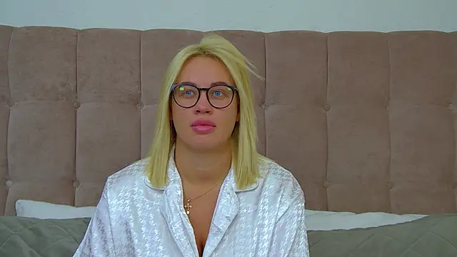 MariaNeumann online show from February 2026 06:19:02 AM