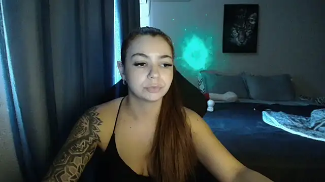 HotRuiva online show from February 2025 07:49:01 PM