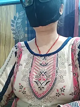 Aishwaryaa 69 online show from March 2026 11:02:01 AM