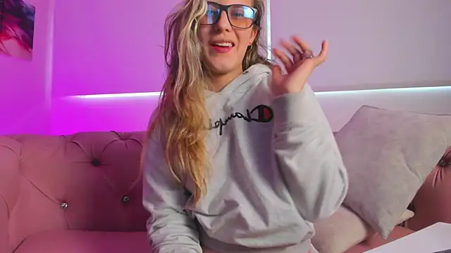 Giia paiige18 online show from December 2024 12:55:02 PM