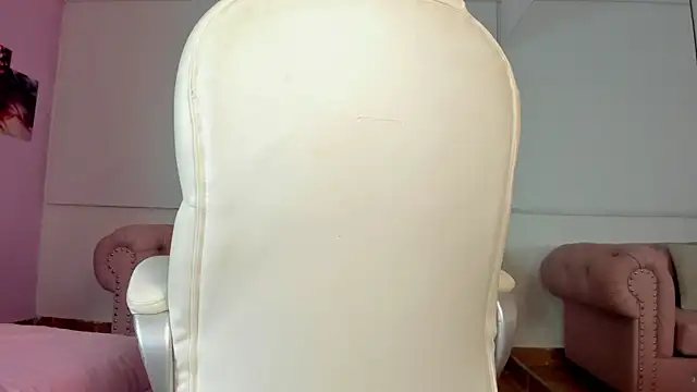 Giia paiige18 online show from February 2025 03:34:02 AM