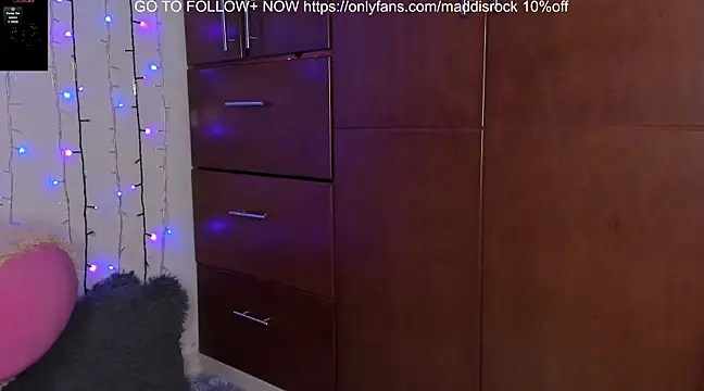 Snapshot of MaddisRock chatting on February 2025 04:05:02 AM MaddisRock online show from February 2025 04:05:02 AM