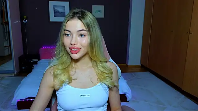 EmmyMills online show from February 2025 06:10:02 PM