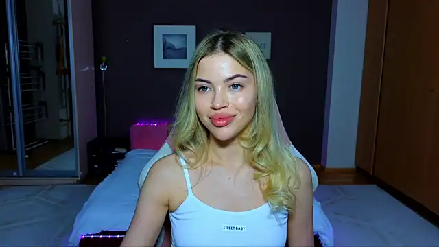 EmmyMills online show from February 2025 09:14:01 PM