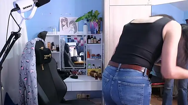 MemiKouki online show from January 2025 05:41:01 PM