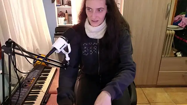 MemiKouki online show from December 2025 04:37:02 PM