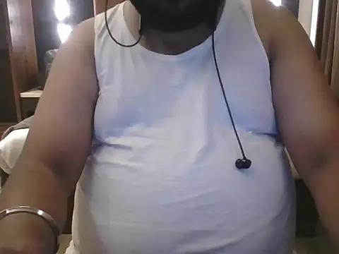 Hunk-Hand6 online show from October 2025 03:00:02 PM