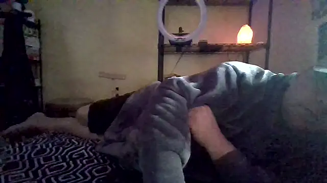 Mic Oxinner online show from November 2025 07:34:02 PM