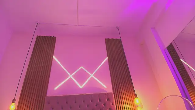 Sophia turneer online show from October 2025 04:34:01 AM