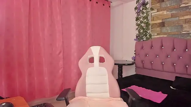 Snapshot of elizabeth_mature23 chatting on December 2024 01:43:01 PM elizabeth mature23 online show from December 2024 01:43:01 PM