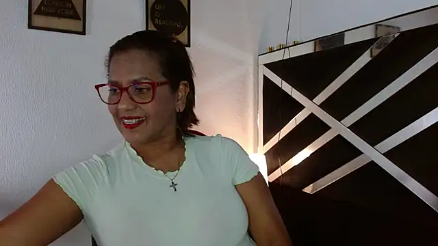 Snapshot of elizabeth_mature23 chatting on September 2025 12:37:01 PM elizabeth mature23 online show from September 2025 12:37:01 PM