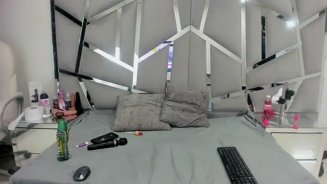 Catherinee69 x online show from January 2025 04:39:02 AM