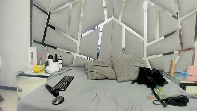 Catherinee69 x online show from January 2025 09:24:02 AM