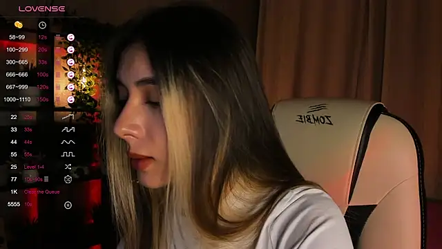 DarlaLike online show from September 2025 04:01:02 AM