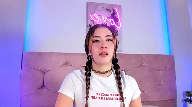 lunar leen online show from February 2025 06:57:02 PM