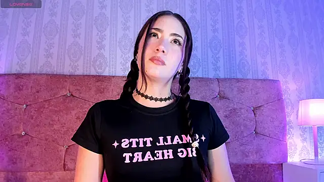 lunar leen online show from November 2025 07:36:01 PM