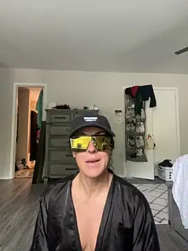 mrs  unknown online show from October 2025 04:28:01 PM