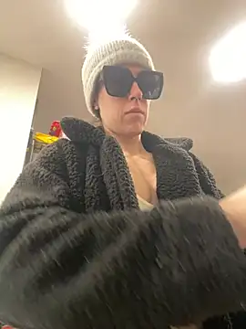 mrs  unknown online show from February 2026 04:27:02 PM