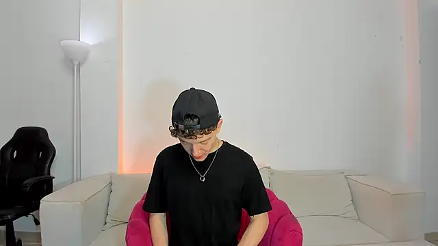 niico 18 online show from February 2025 09:15:02 AM