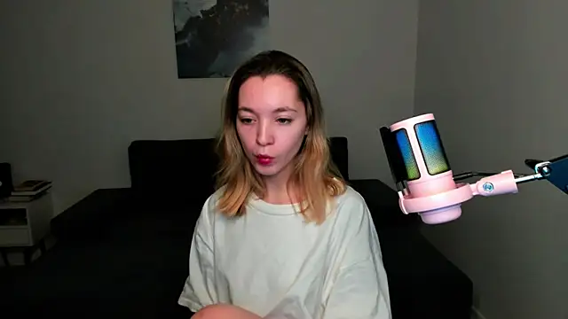 MiaThaine online show from December 2024 03:11:02 PM