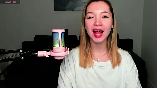 MiaThaine online show from December 2024 03:26:02 AM