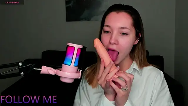 MiaThaine online show from January 2025 01:08:01 AM