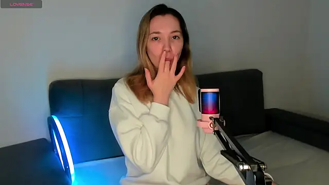 MiaThaine online show from February 2025 01:44:01 PM