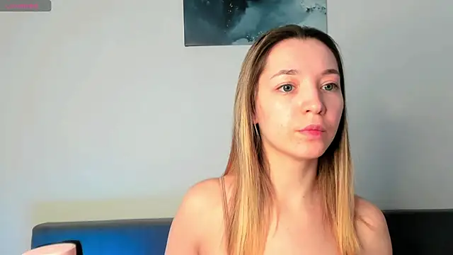 MiaThaine online show from February 2025 01:30:02 PM