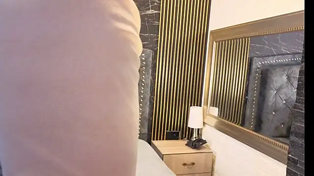 charlotte  G online show from January 2026 10:40:01 AM