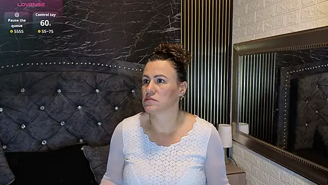 charlotte  G online show from February 2026 11:28:01 AM