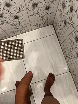 Snapshot of vintin21cm chatting on October 2025 03:40:02 AM vintin21cm online show from October 2025 03:40:02 AM