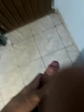 Snapshot of vintin21cm chatting on November 2025 01:47:01 AM vintin21cm online show from November 2025 01:47:01 AM