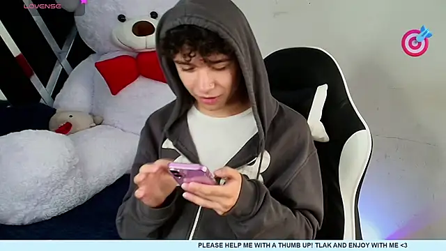 Niico Cruz online show from February 2025 09:16:01 AM